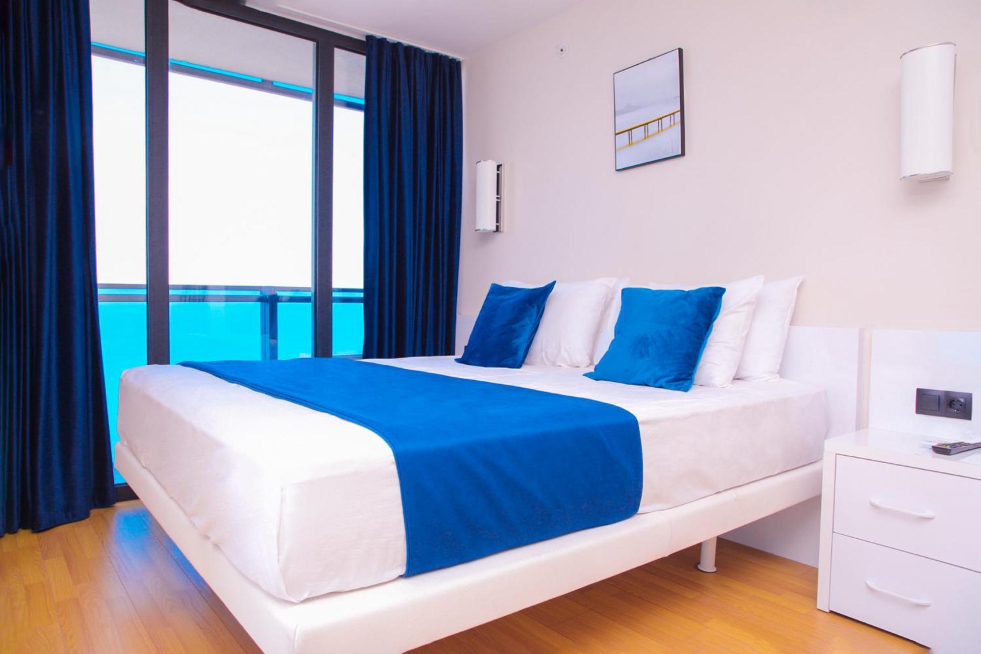 Relax And Unwind Premier Sea View Aparthotel In Batumi Eksteriør bilde