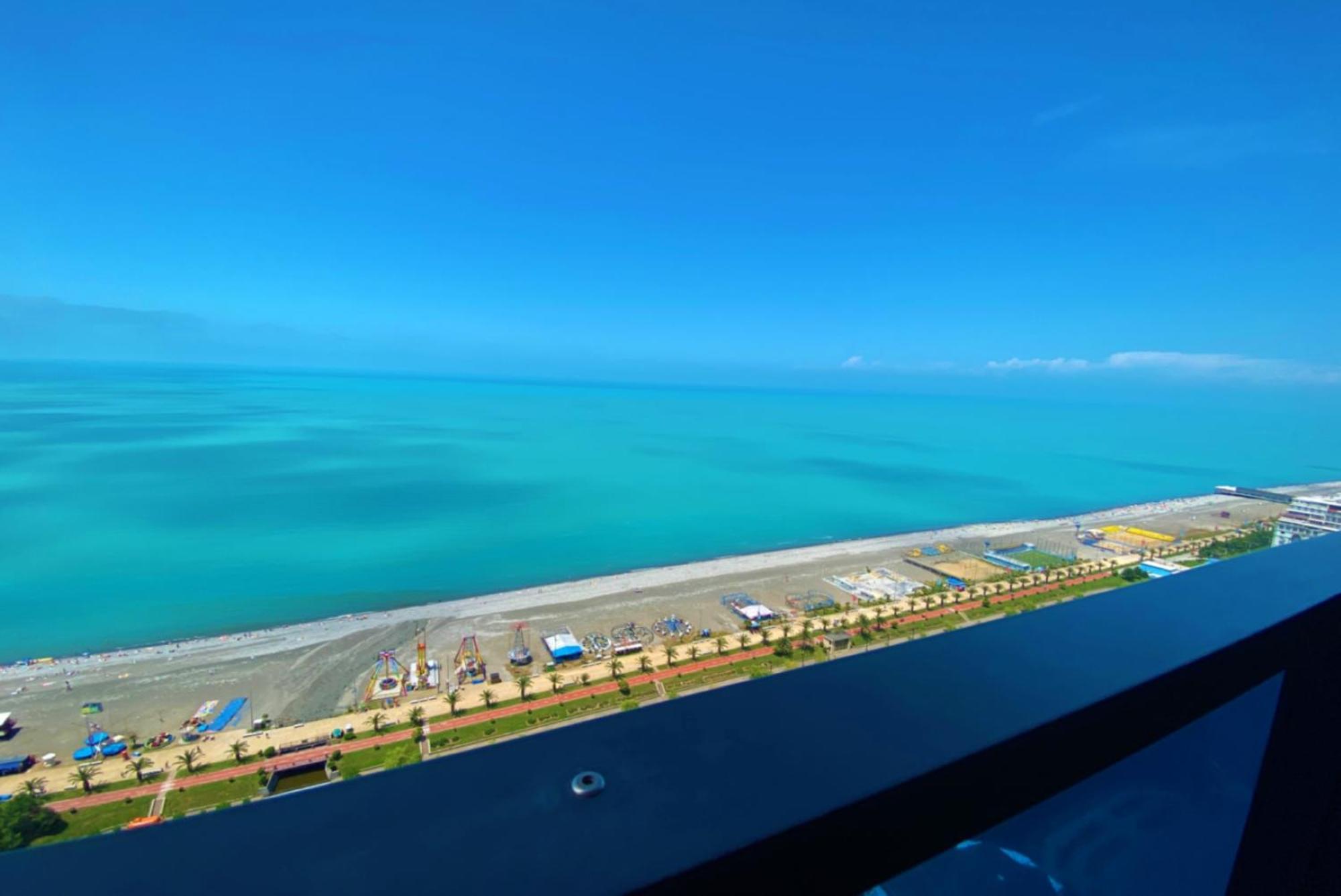Relax And Unwind Premier Sea View Aparthotel In Batumi Eksteriør bilde